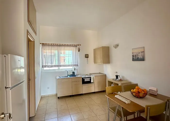 شقة Garden View Kalavárda